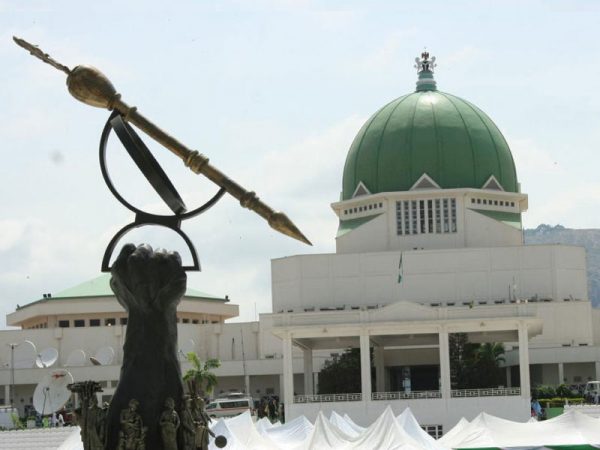 Breaking: Shi’ite protesters shoot four policemen at National Assembly