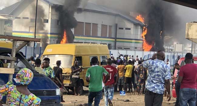 BREAKING: Hoodlums Set Orile-Iganmu Police Station On Fire