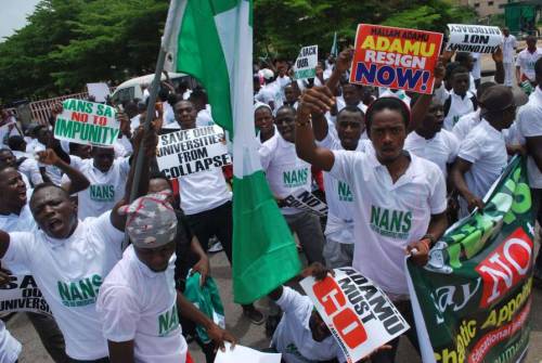 Nigerian Students Vow To Protest If Strike Is Not Called Off, Back ASUU On Demands For Improved Funding