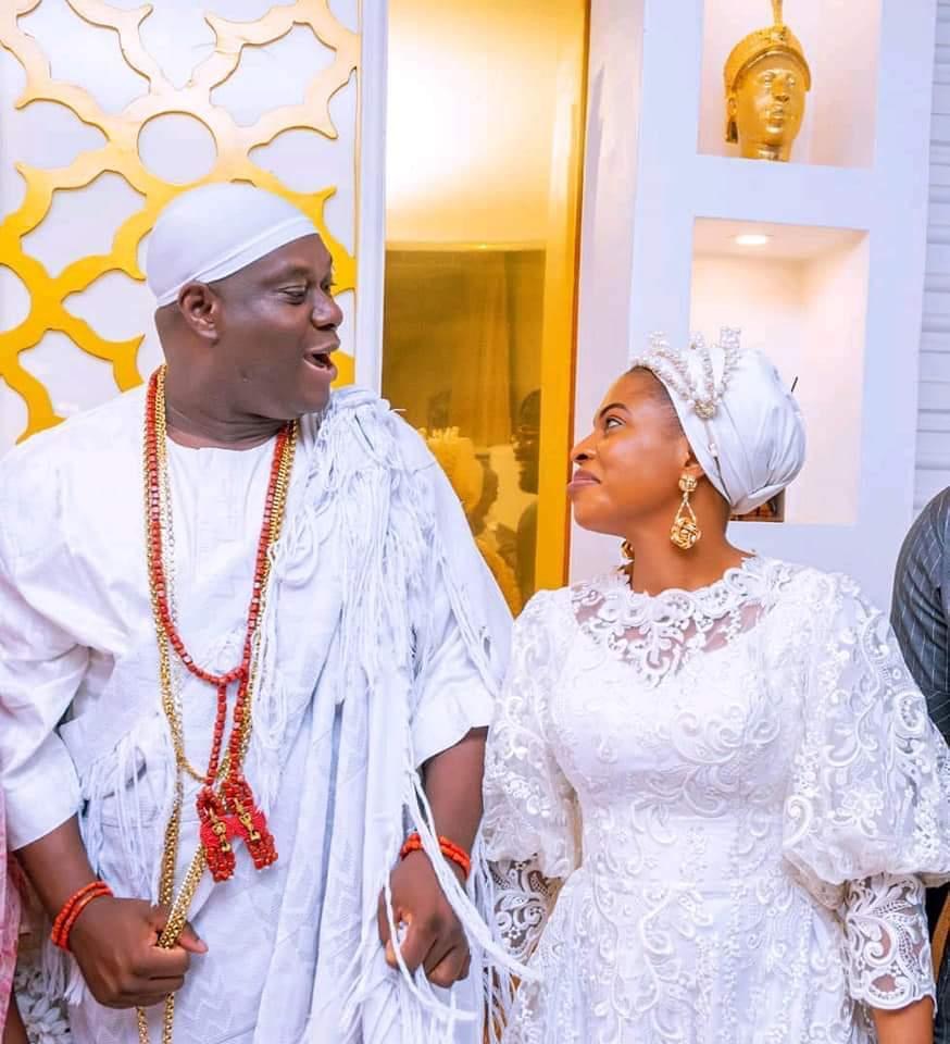Ooni Of Ife Gives Car, Cash To Royal Aides On Coronation Anniversary