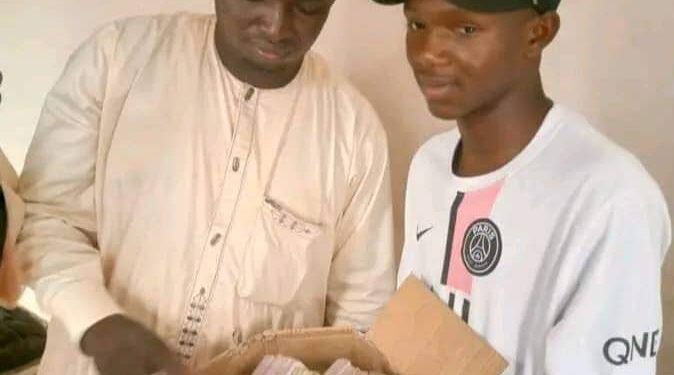 Keke NAPEP Driver Gets N400,000 After Returning Missing N12 Million 