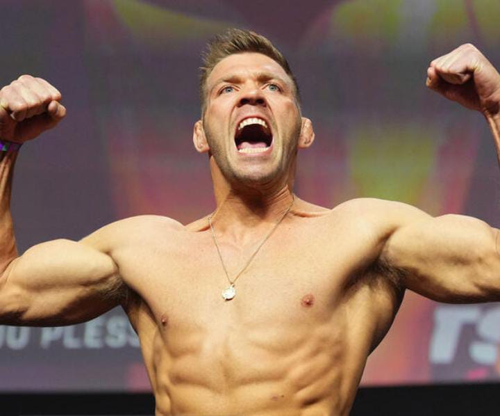 UFC 305: Israel Adesanya loses to Du Plessis in quest for middleweight title