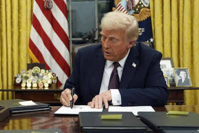 Trump signs order mandating federal workers to show up in-person for work